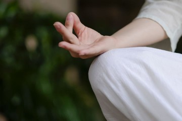 调息时关注“气穴”部位可否？